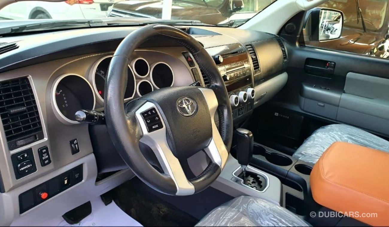 Toyota Sequoia TOYOTA SEQUOIA 2014  V8  GCC