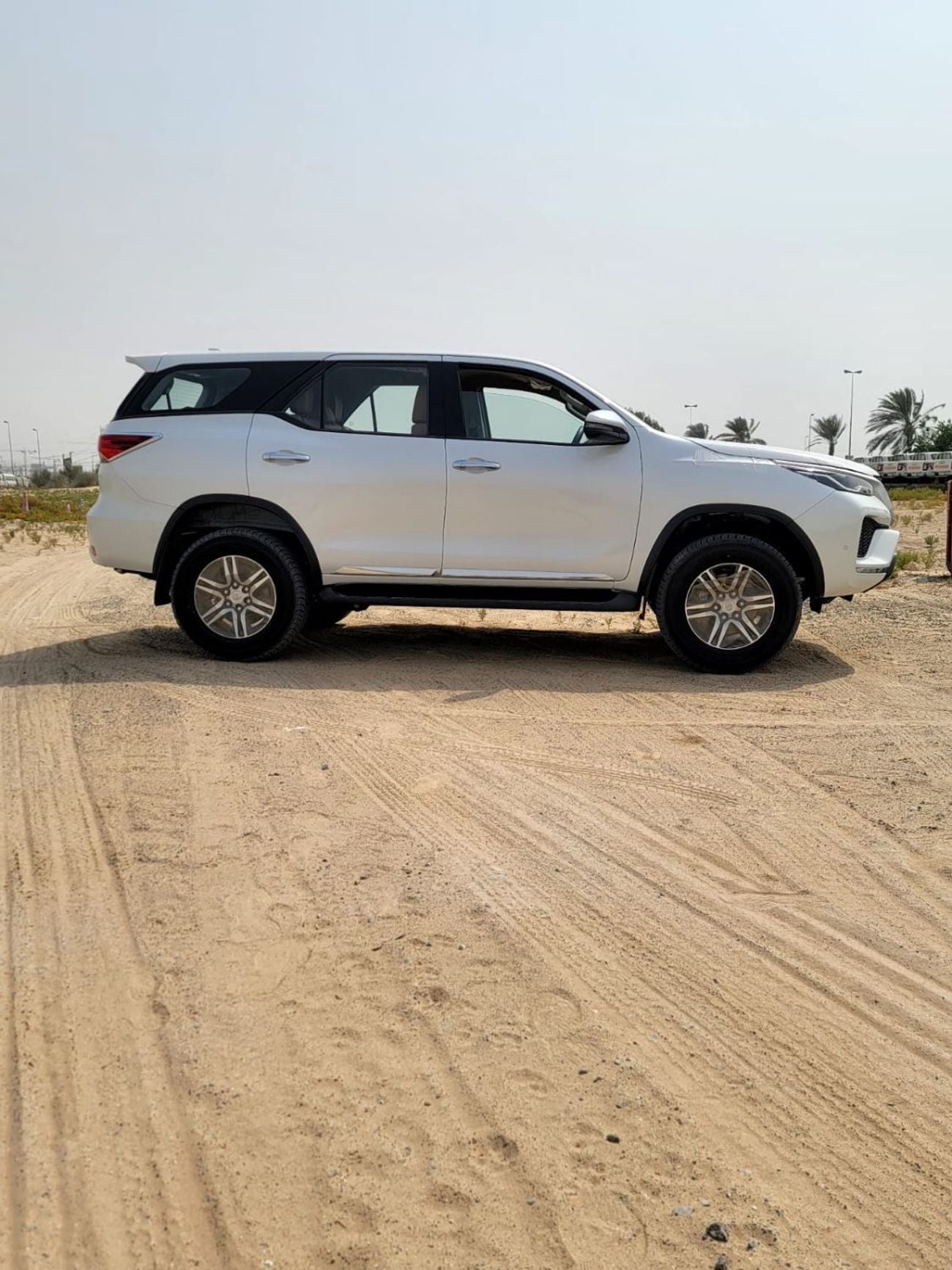 Toyota Fortuner Toyota Fortuner 2.7 4x2 petrol basic options GCC 2023