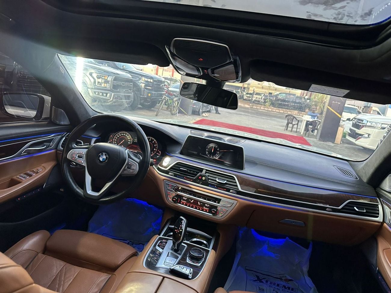 بي أم دبليو 750Li xDrive 4.4L (523 HP)