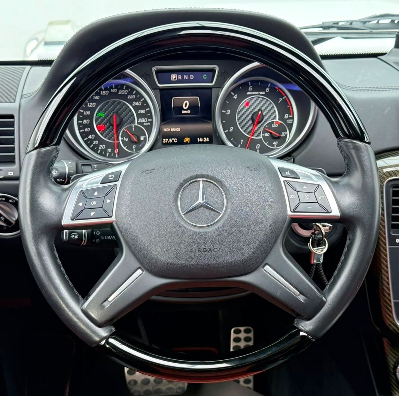 مرسيدس بنز G 63 AMG STD 2017 Mercedes Benz G63 AMG, Service History, Carbon Fiber Interior, Excellent Condition, GCC