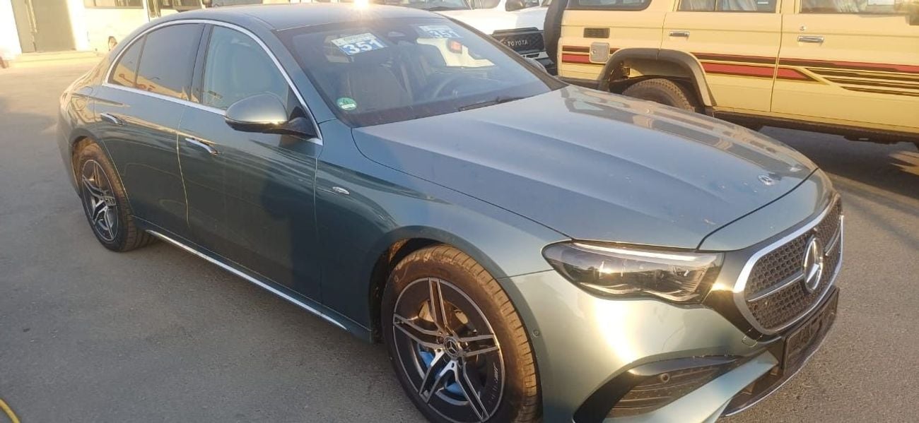 Mercedes-Benz E300 MERCEDES BENZ E300 COLOR GREY MODEL YEAR 2025