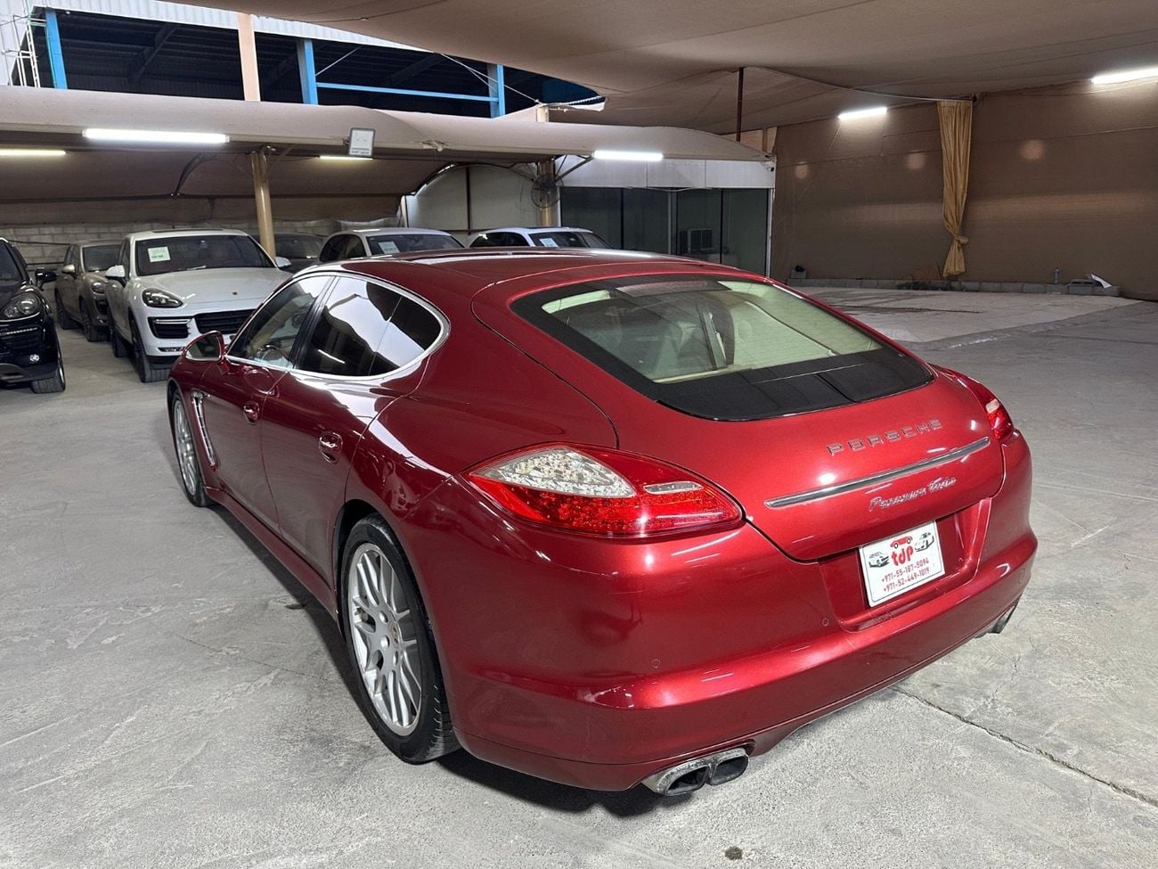 Porsche Panamera TURBO | CARBON CERAMIC BRAKES (PCCB) | SPORTS CHRONO PACKAGE | TWO-TONE LEATHER INTERIOR