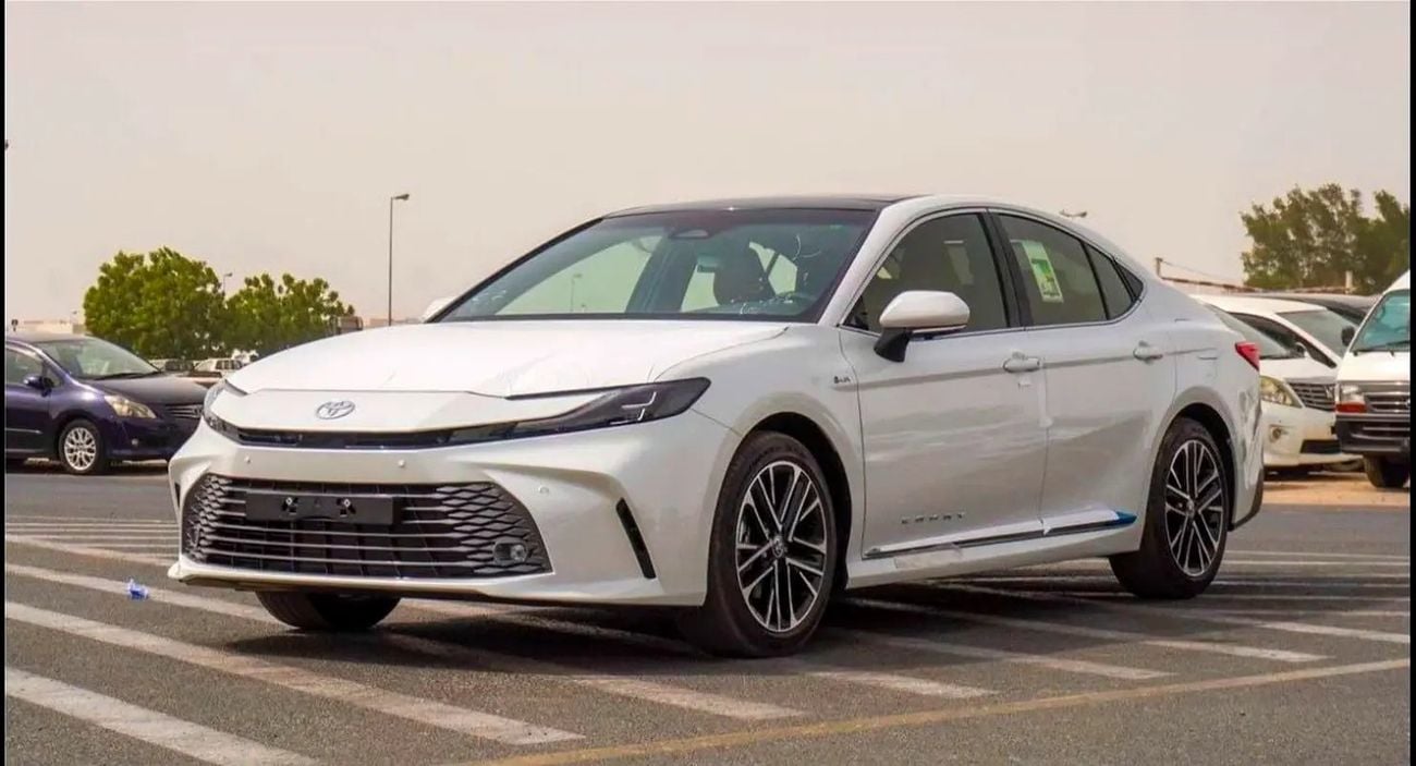Toyota Camry LUMIERE HEV 2.5L HUBRID GCC SAUDI SPEC
