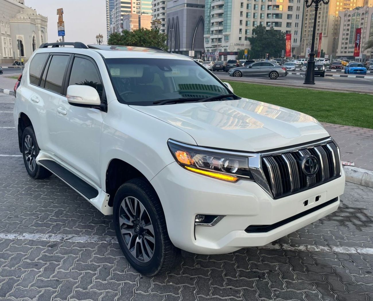 Toyota Prado Toyota prado 2022MODEL 2.8 Diesel engine Colour White push start Transmission Automatic Interior.Bla