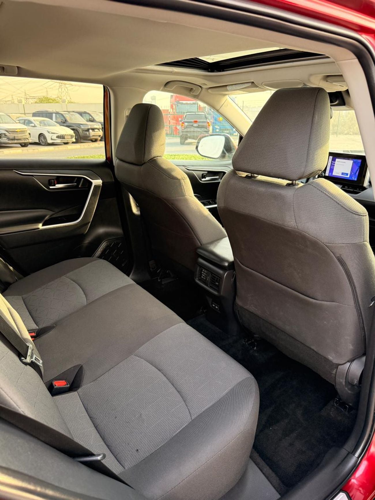 Toyota RAV4 XLE 2.5L AWD Full option 2023
