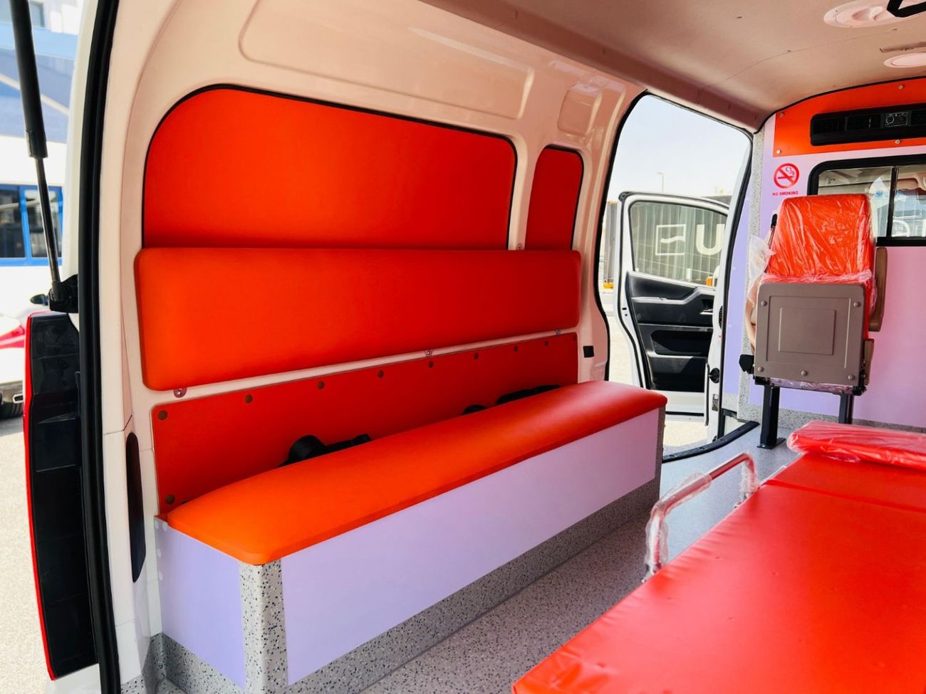 Toyota Hiace HIACE AMBULANCE right hand drive diesel 2.8 liter automatic gear