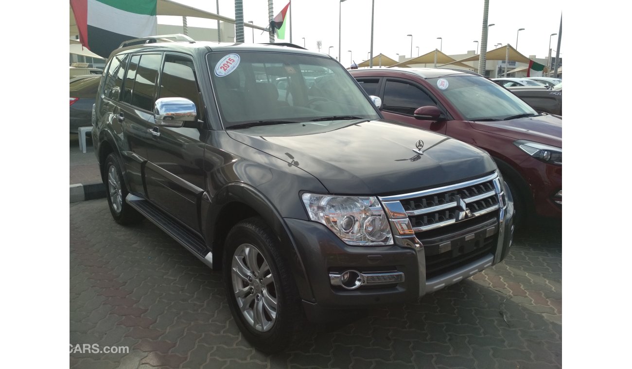 Mitsubishi Pajero 2015 GREY GCC NO PAIN NO ACCIDENT PERFECT