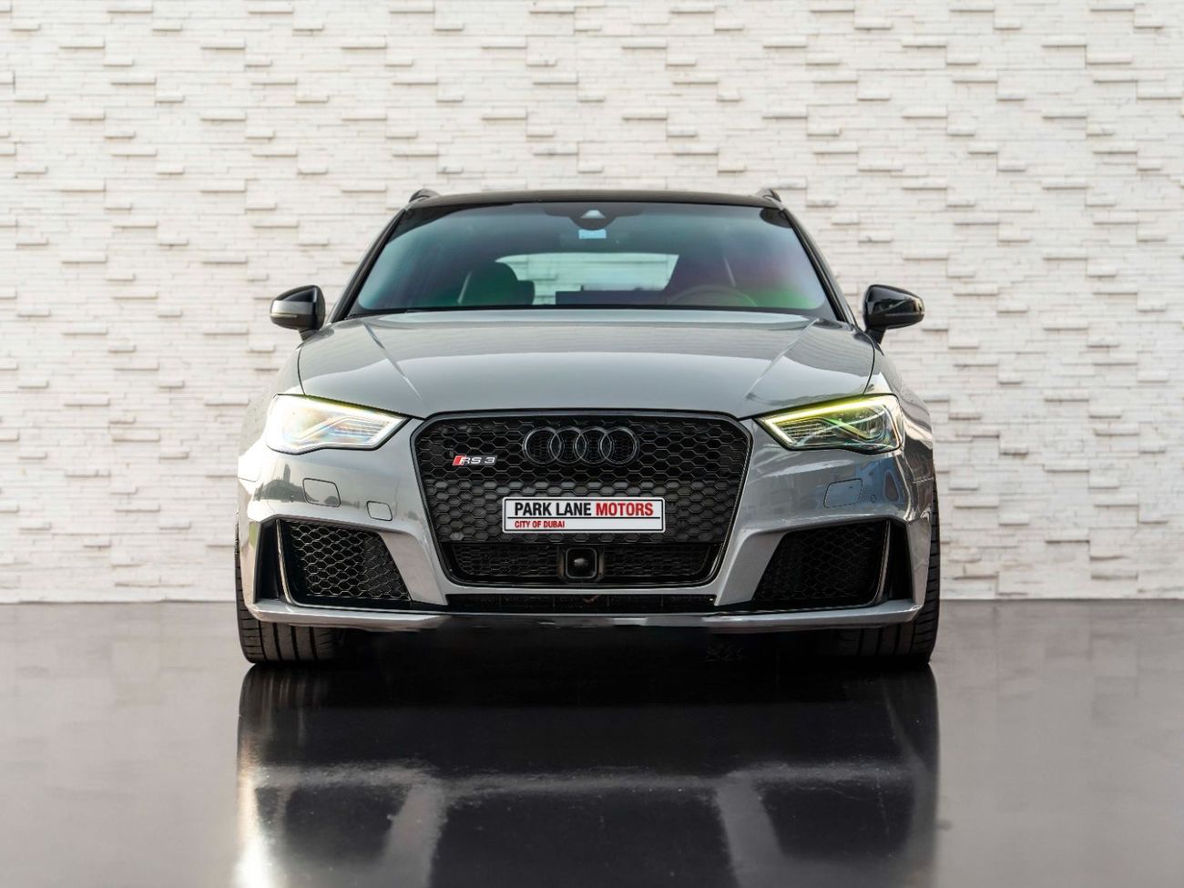 Audi RS3 TFSI quattro 2.5L (362 HP) Hatchback