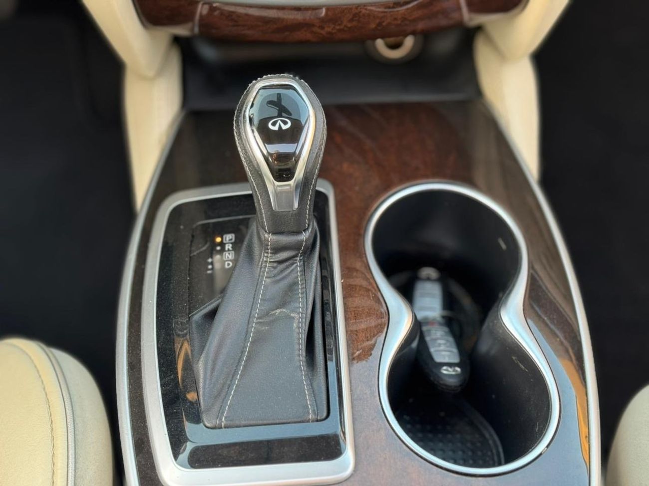 إنفينيتي QX60 Premium 3.5L