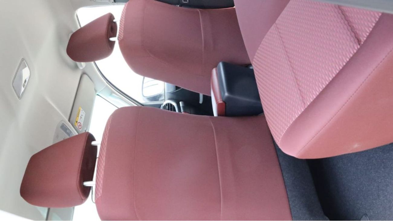 Toyota Hilux DLX 2.7L Double Cabin . Automatic . Four Wheel Drive . 5 Seater . 4 Door . Pick Up Truck