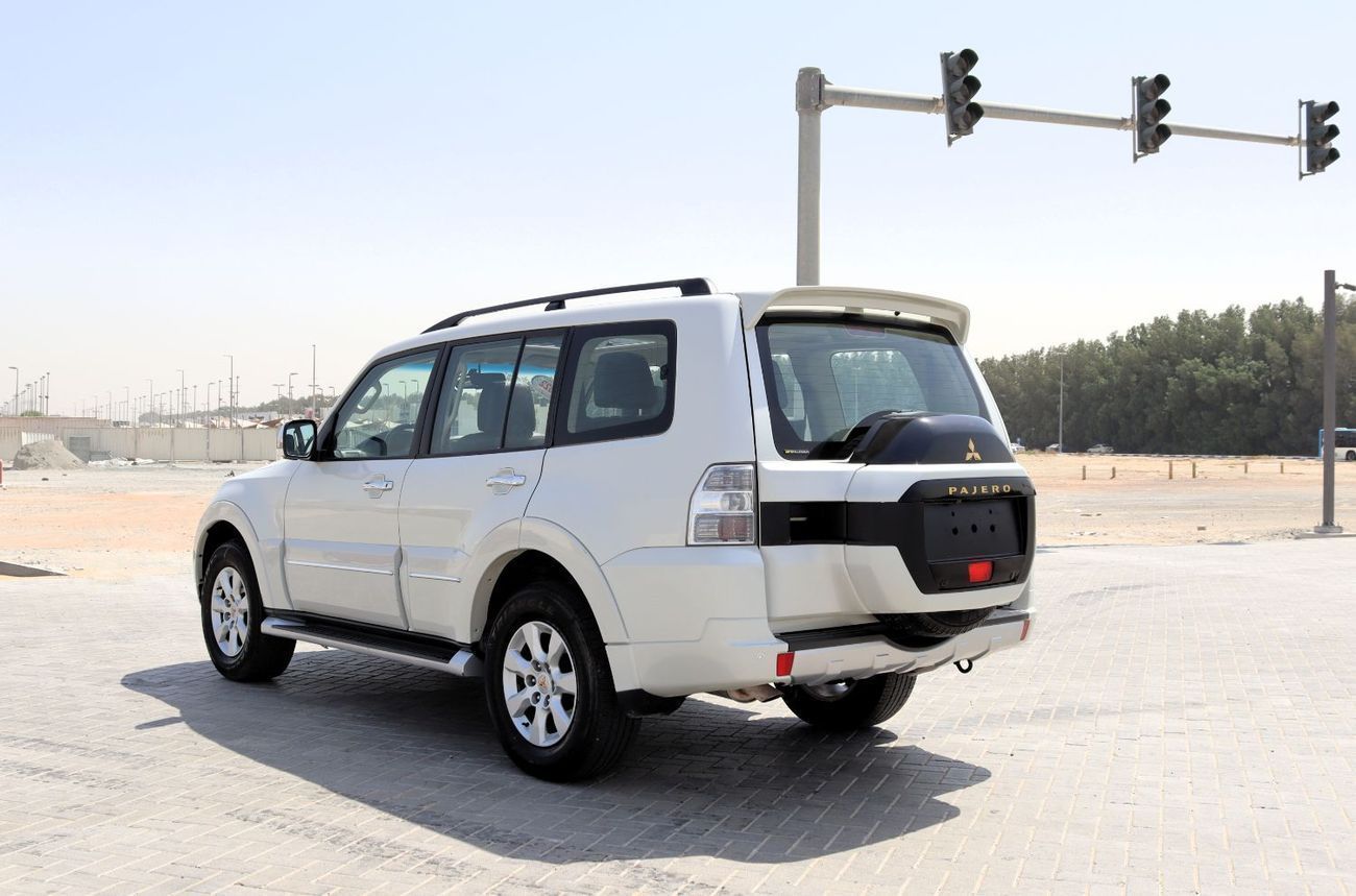 ميتسوبيشي باجيرو ميتسوبيشي باجيرو 2022 خليجى  بحالة ممتازة، مسافة 63,000 كم، بمحرك 3000 سى سى  6 سلندربسعر 67,000 دره