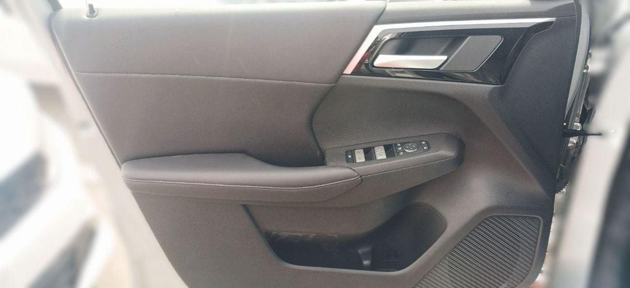 ميتسوبيشي آوتلاندر Mitsubishi Outlander H_Line 2.5L Petrol 2025YM