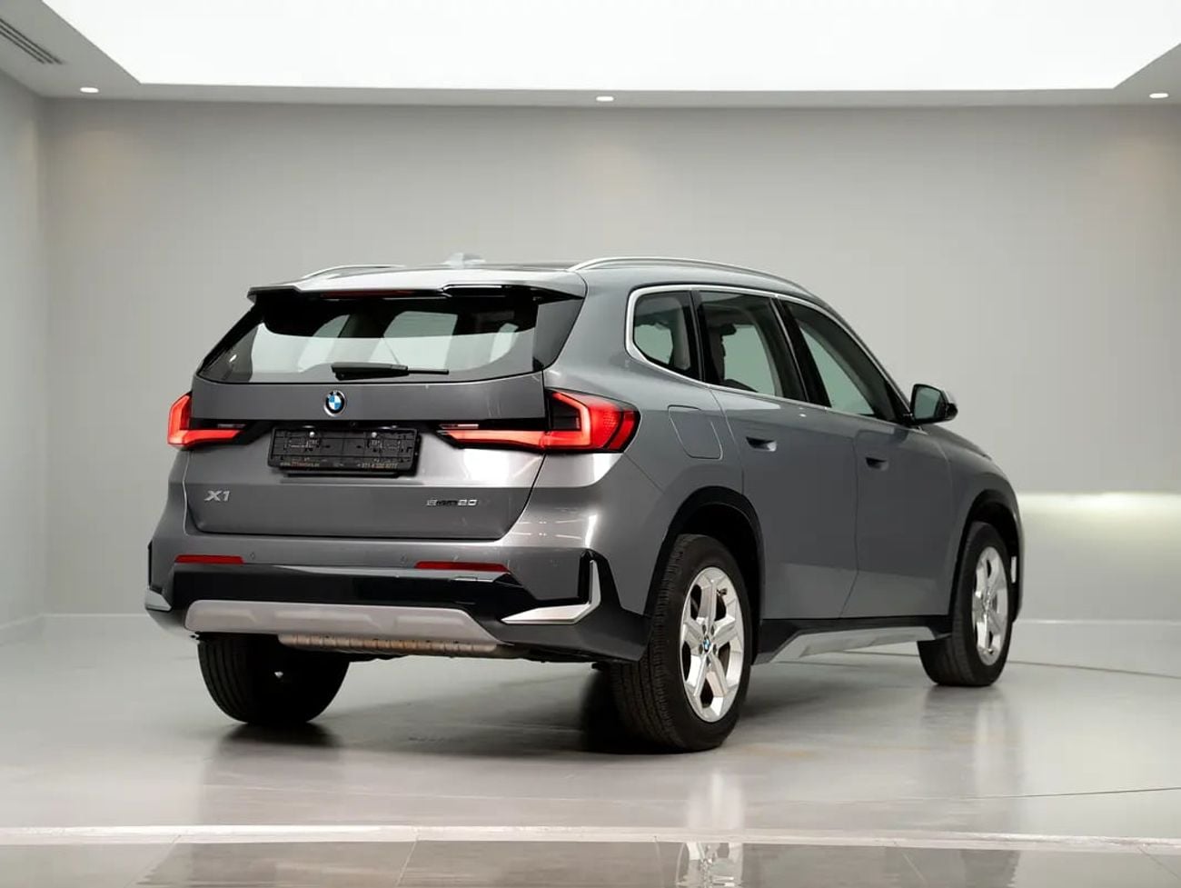 BMW X1 SDRIVE20Li (NON GCC) LOW MILEAGE | Perfect condition