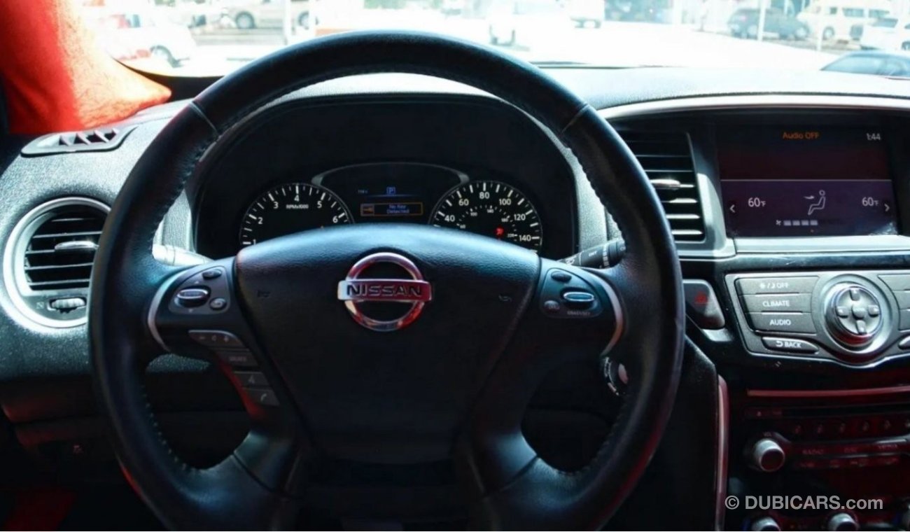 Nissan Pathfinder Nissan Pathfinder V6 3.5L 2017/Leather Interior/ Very Good Condition