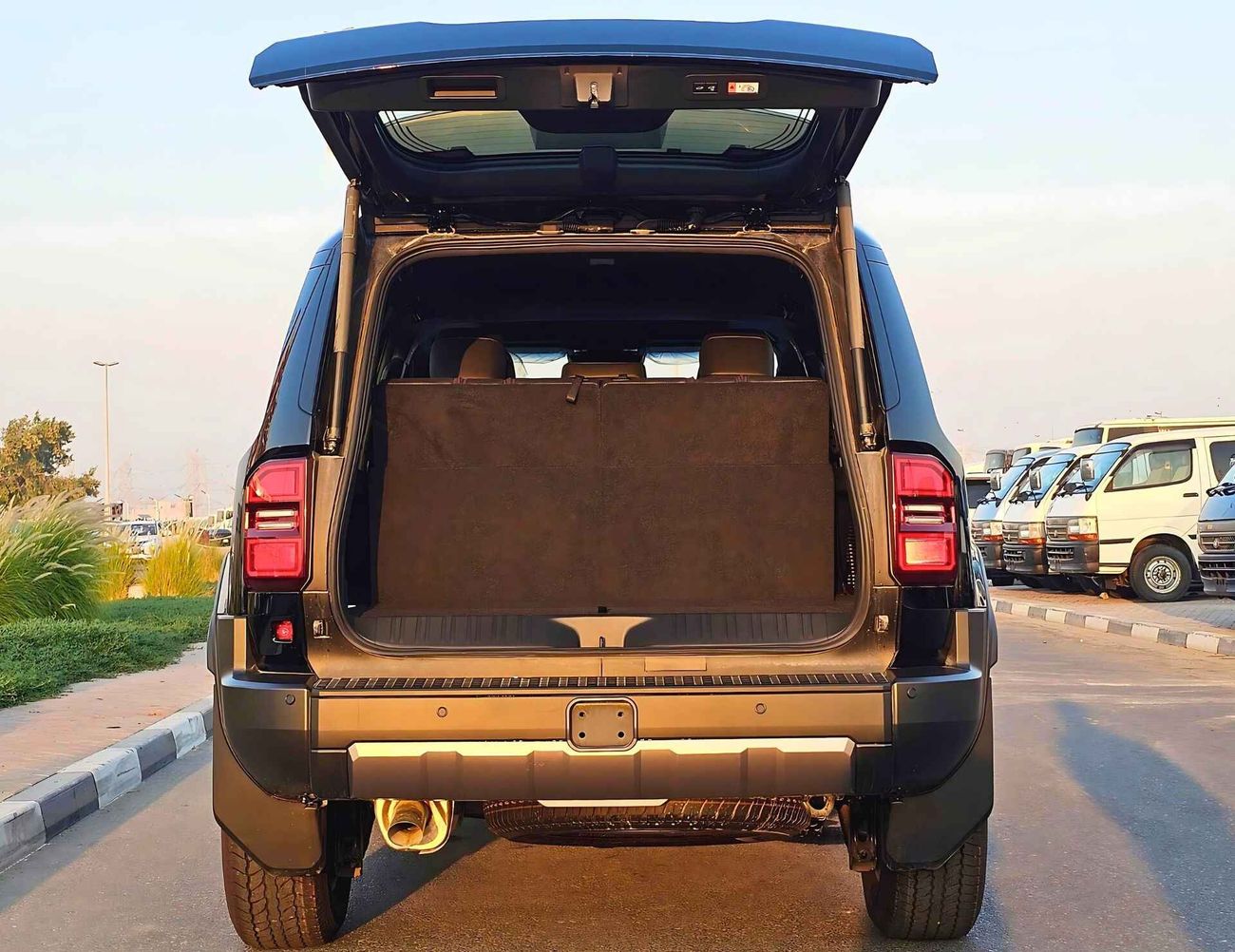 تويوتا برادو ADVENTURE TURBO / 2.4L V4 PETROL / HEADUP DISPLAY / RADAR / POWER SEAT / SUNROOF / CODE#68087