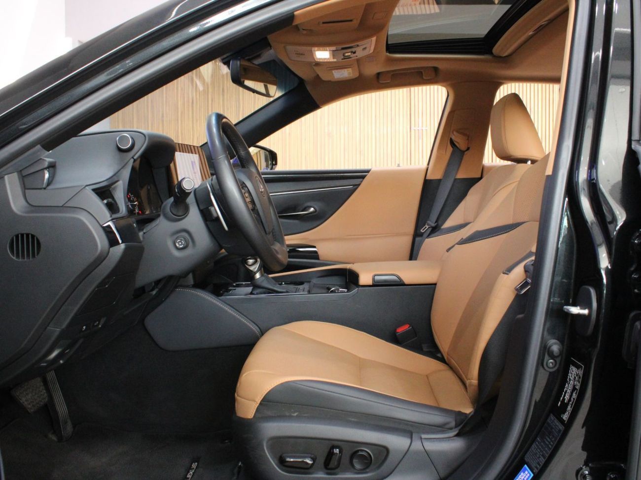 لكزس ES300h AlFuttaim warranty