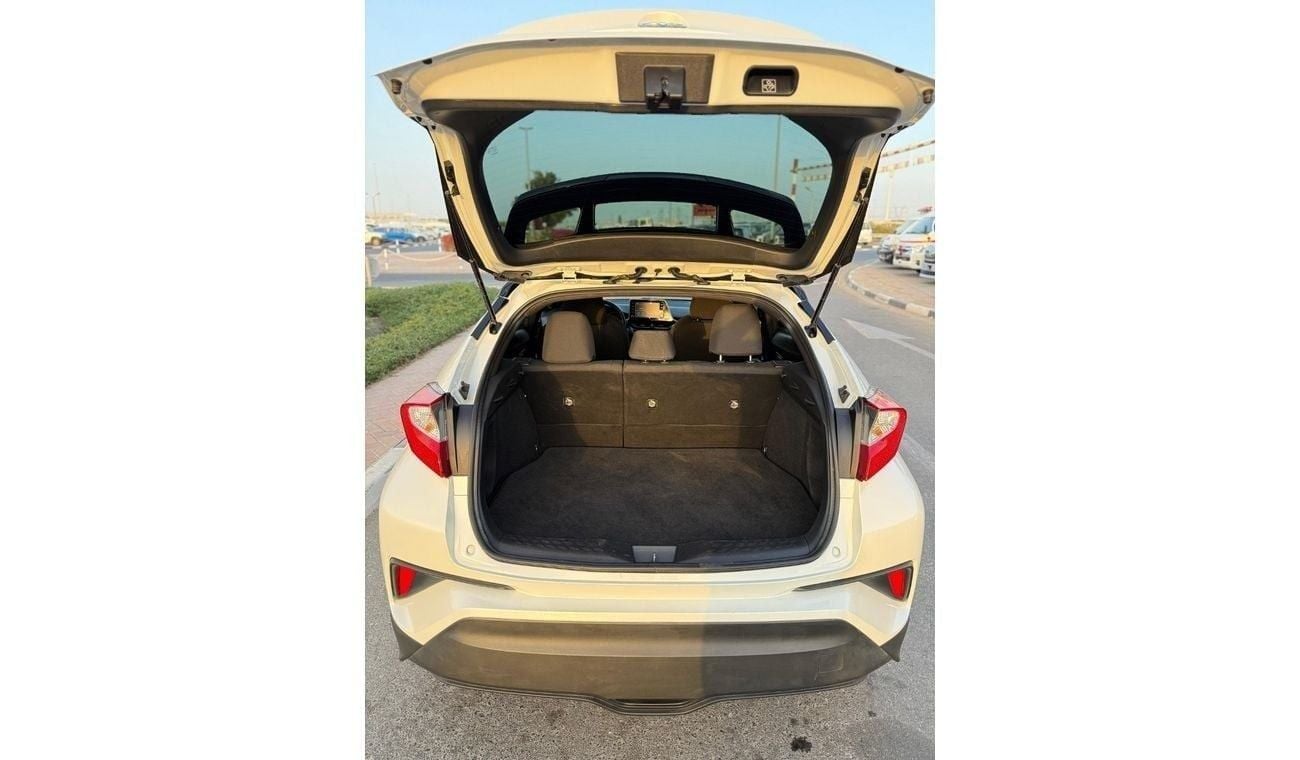 Toyota CHR TOYOTA C-HR XLE full option