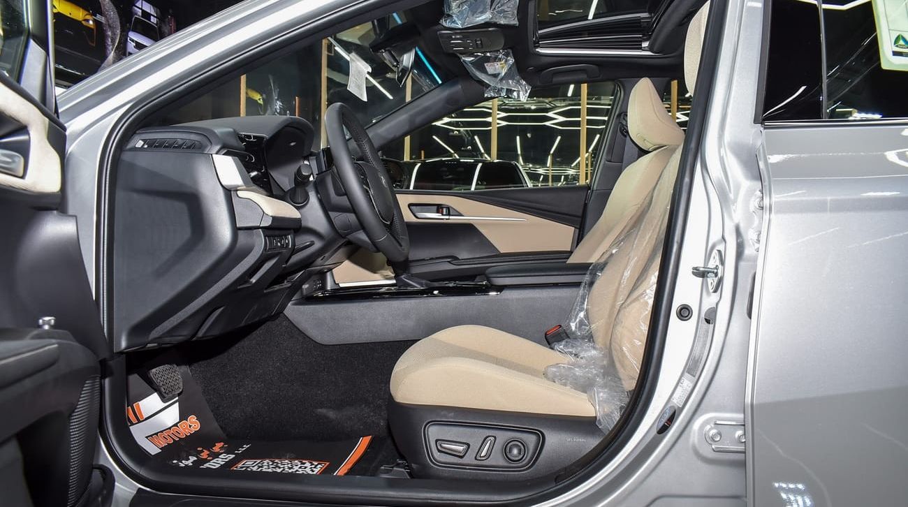 Toyota Camry E-PLUS. HEV