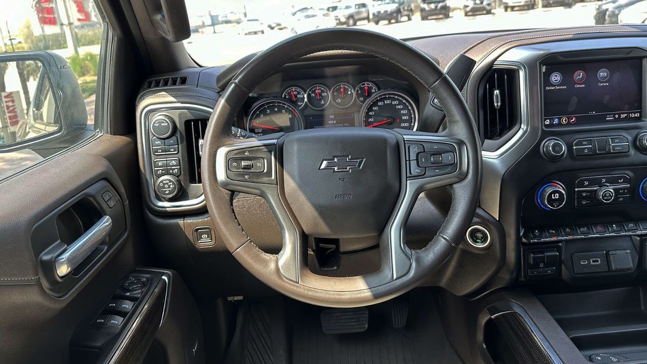 Chevrolet Silverado Trail Boss Z71 V8 GCC Under Warranty with Full Service History