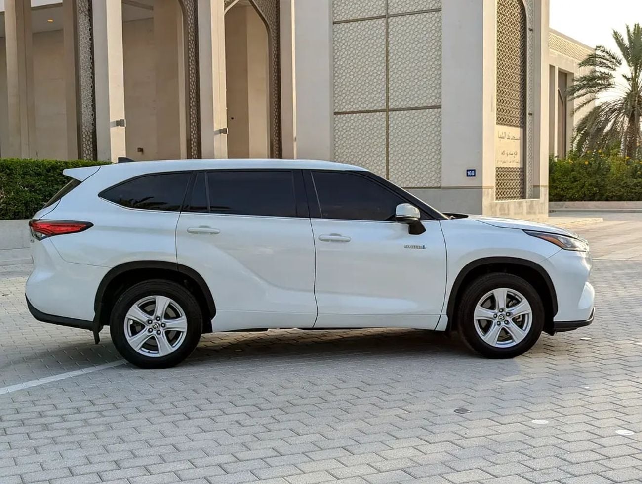 تويوتا هايلاندر GXR Hybrid - GCC Specs - Excellent Condition