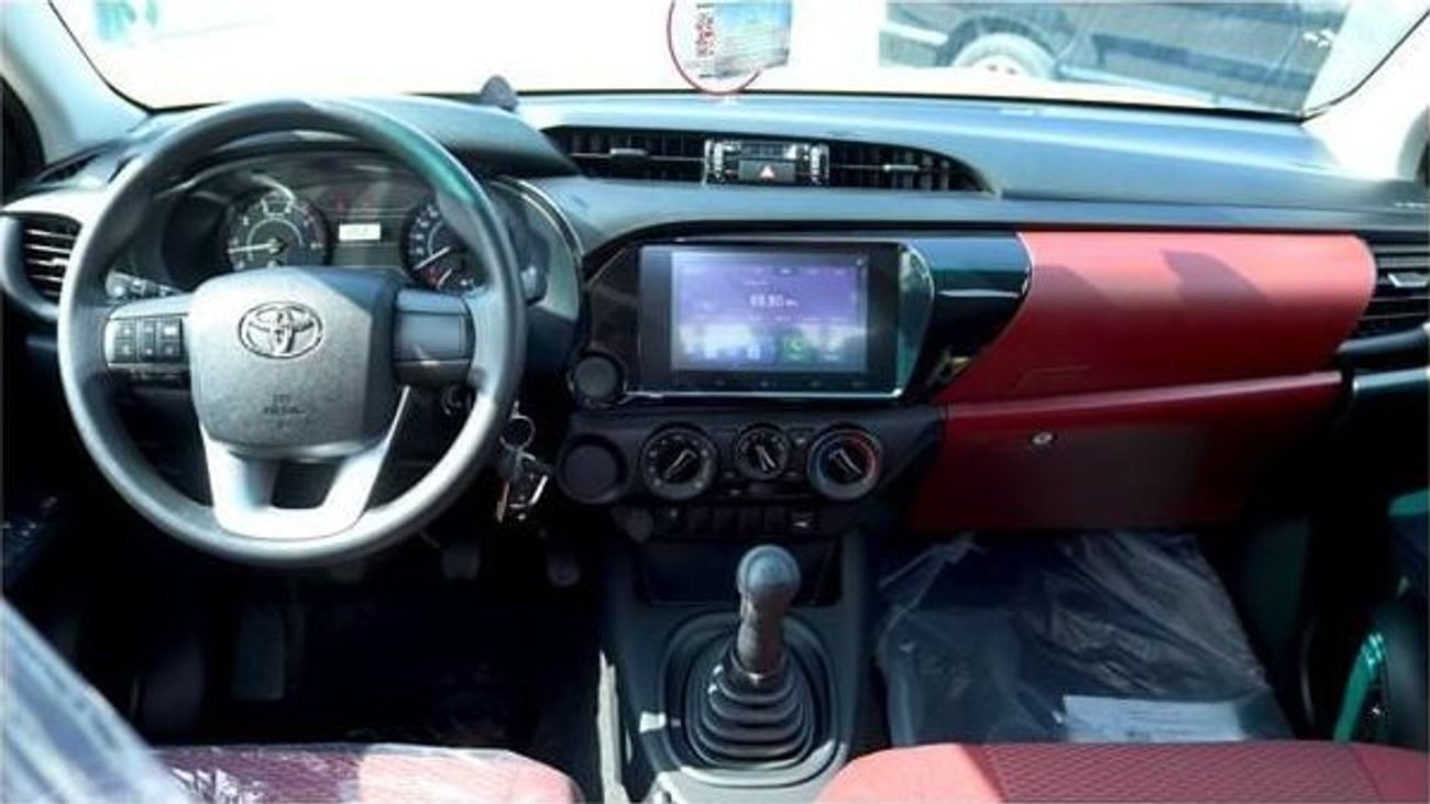 Toyota Hilux ECT0045 - Toyota Hilux Dcab GL - 2.4L Diesel Manual 2wd - White/Red