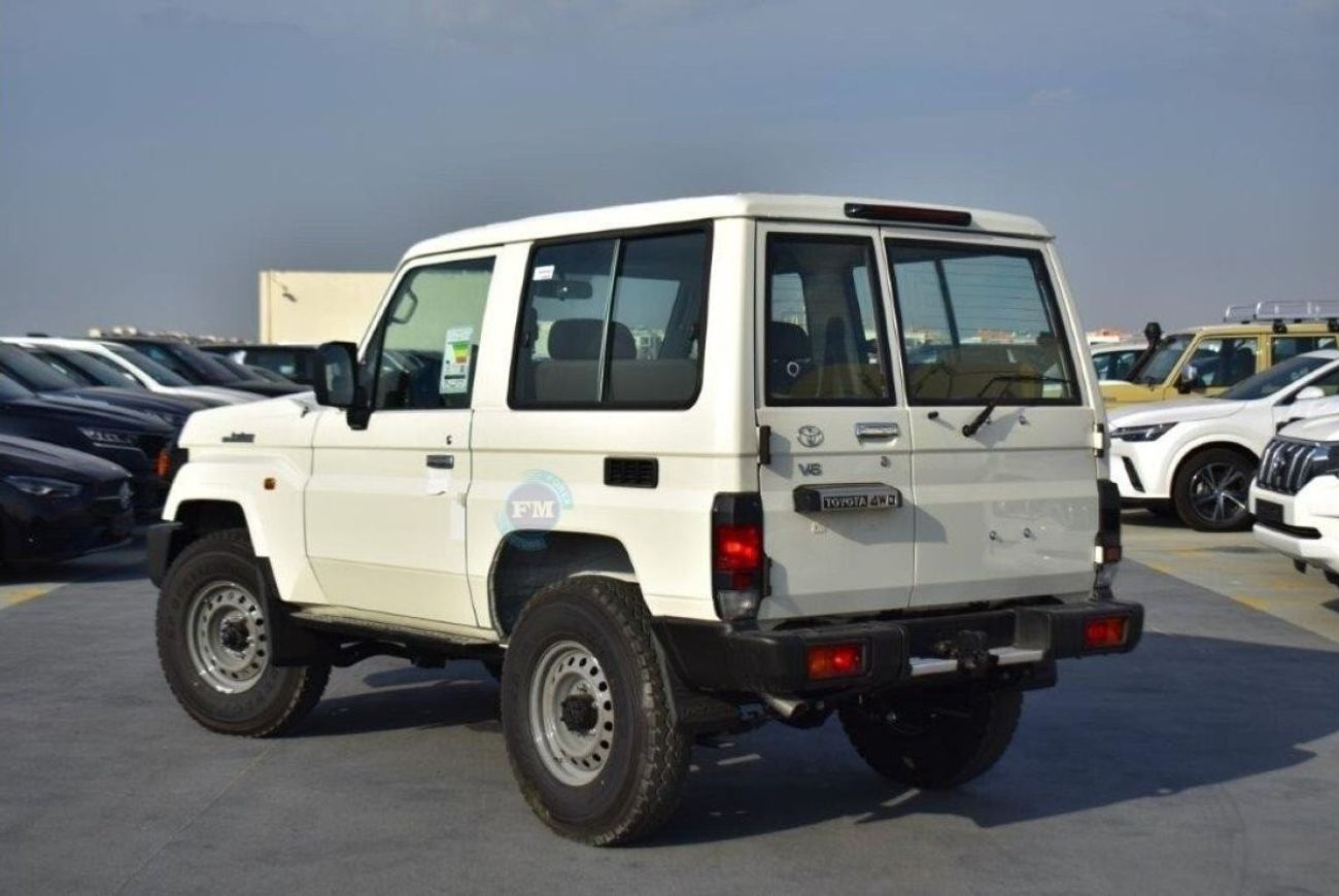 تويوتا لاند كروزر 70 71 4.0L Petrol