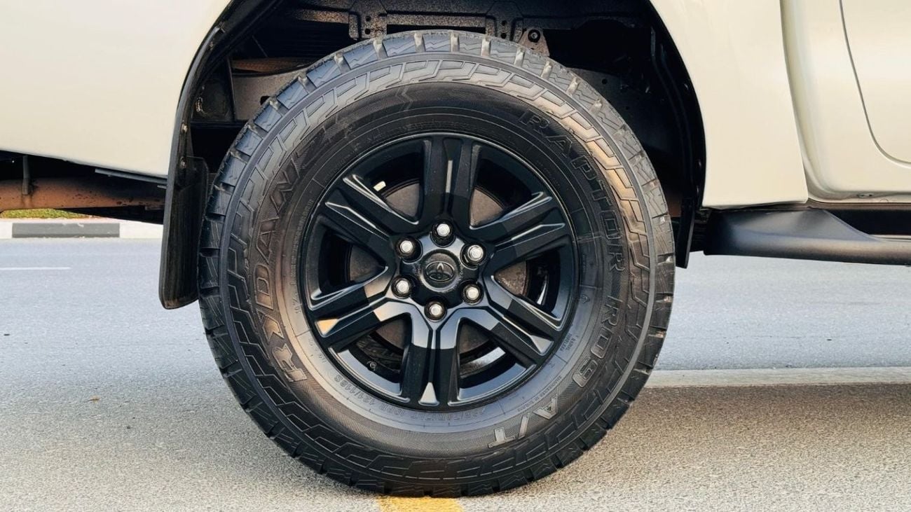 Toyota Hilux PREMIUM CONDITION | IRON ROLL BAR | RHD | 2017 | 2.8L DIESEL | ELECTRIC SEAT