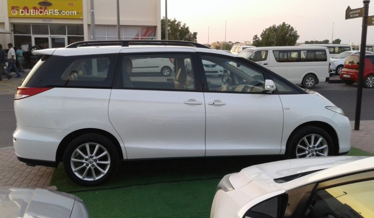 Toyota Previa Toyota previa 2015 white