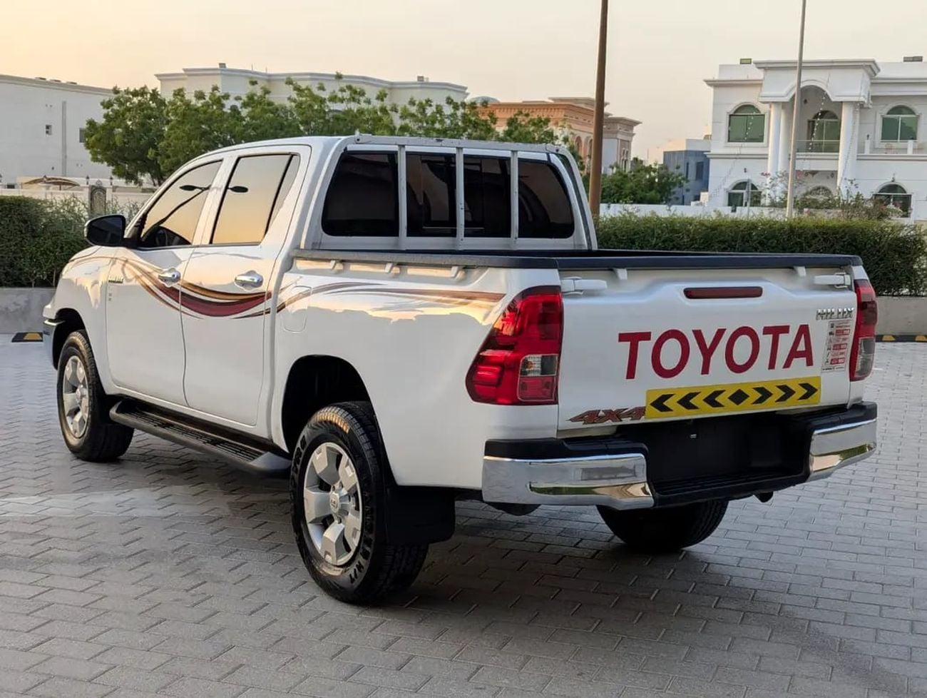Toyota Hilux GCC Specs | 2.4L Diesel | 4x4 | Excellent Condition