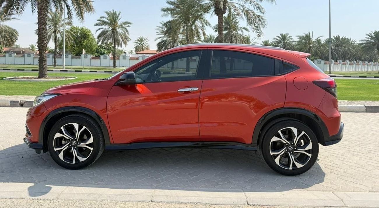 هوندا HRV HONDA HR-V ,FUEL PETROL ,ENGINE CAPACITY 1.8 LITER ,RIGHT HAND DRIVE