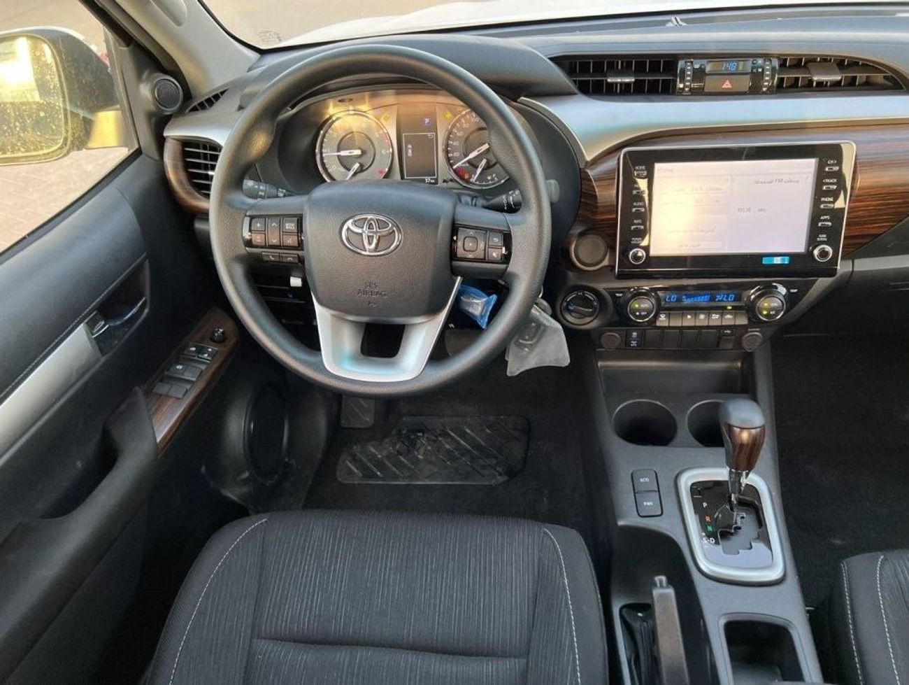 Toyota Hilux S GLX Double Cab 2.8L 4-Cyl Diesel (Full-Option)