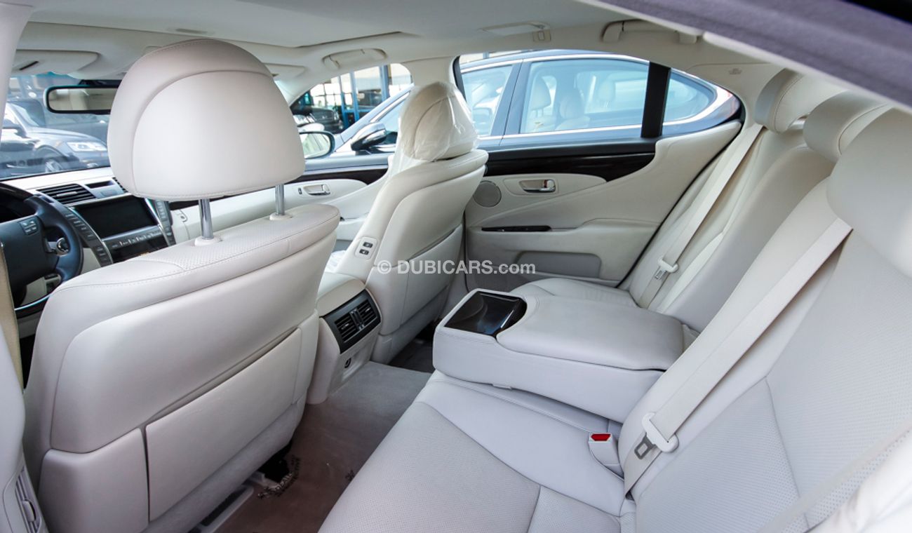 Lexus LS460