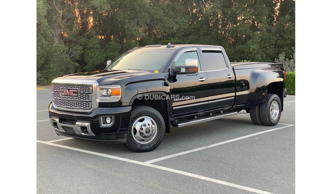 GMC Sierra 3500 HD Denali GMC Sierra Denali HD 2015 Diesel Perfect Condition - Accident Free