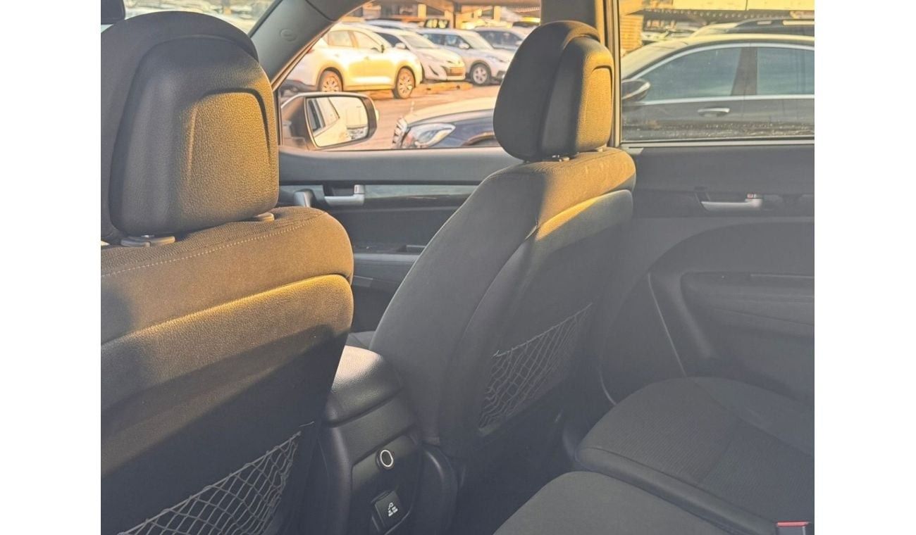 Kia Sorento Base 3.3L AWD