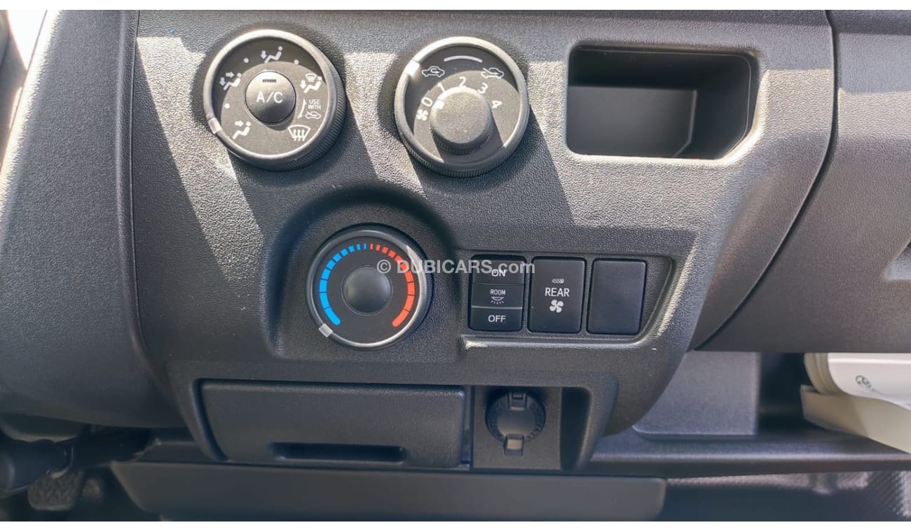 تويوتا هاياس فان