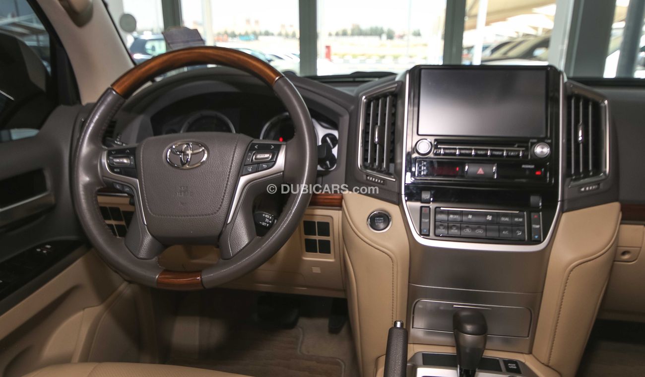 Toyota Land Cruiser GX.R V8 5.7