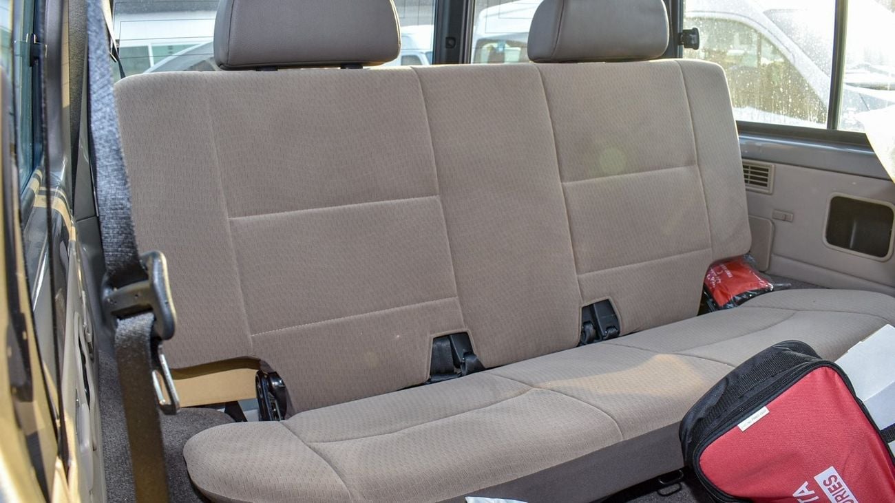 تويوتا لاند كروزر 70 2.8L Diesel