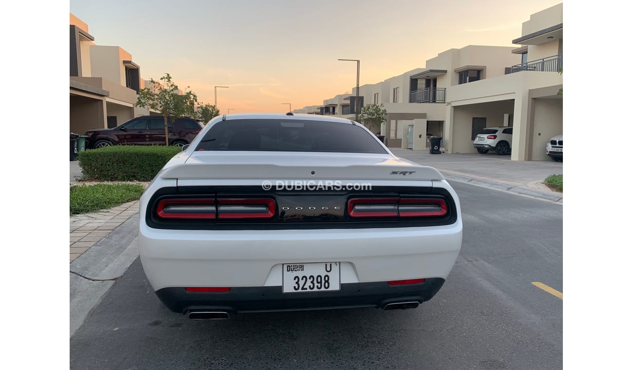 Dodge Challenger SRT8