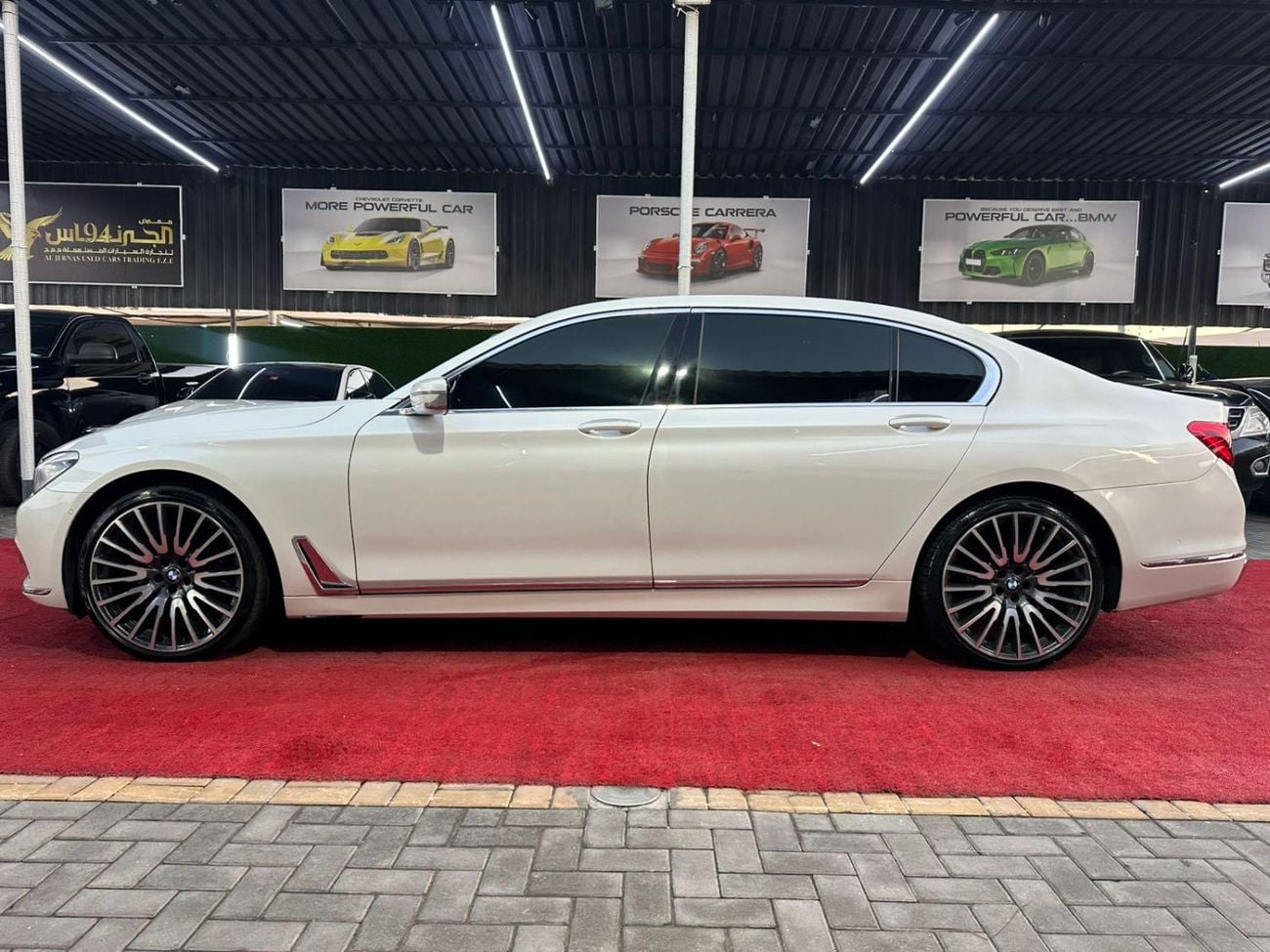 بي أم دبليو 750Li xDrive 4.4L (523 HP)