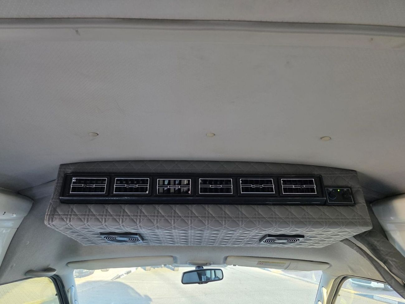 Toyota Hiace TOYOTA HIACE COMMUTER VAN RHD 2013 MODEL 3.0 L DIESEL MANUAL(PM10868)