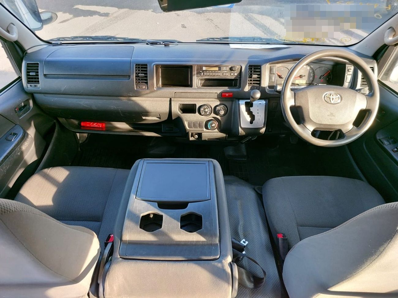 Toyota Hiace TOYOTA HIACE VAN RHD 2015 MODEL 3.0 L DIESEL AUTOMATIC(PM16111)