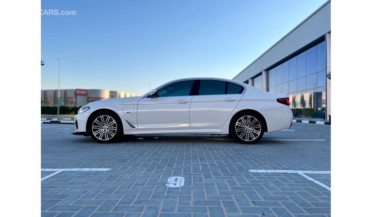 BMW 530 hybrid 2022 white (fully loaded) low mileage
