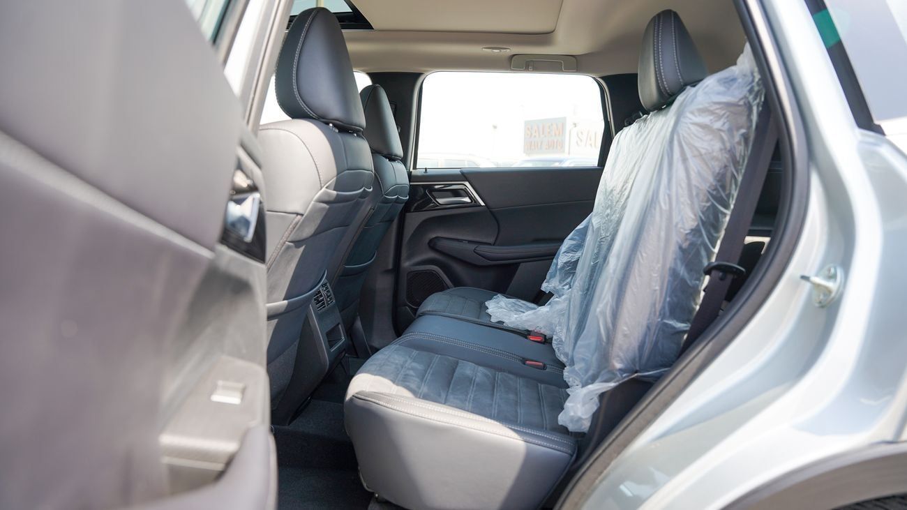 Mitsubishi Outlander Brand New Mitsubishi Outlander HighLine 2025 Ecport 2.5L Petrol 4WD|Silver/Black|OUTLANDER-HL-25|