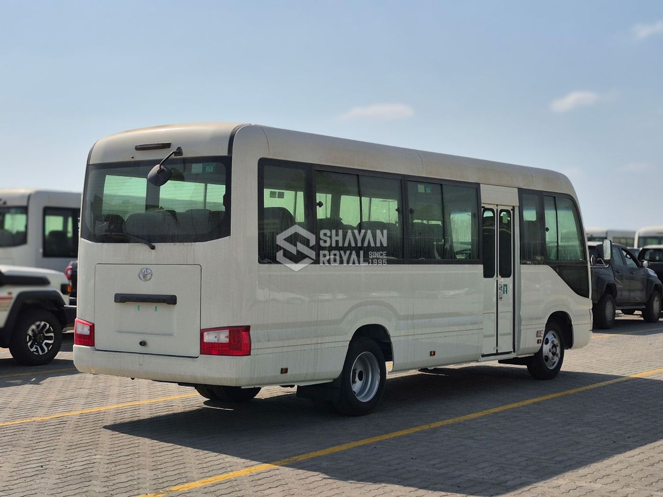 تويوتا كوستر LHD 2.7L DLX PETROL 4CYL 23-SEATER  MT 2025MY