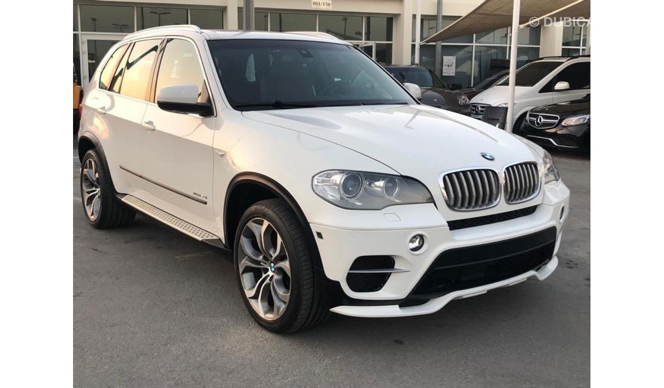 BMW X5 BMW X5 model 2013 GCC car  full option V8  leather seats back camera back air condition cruise contr