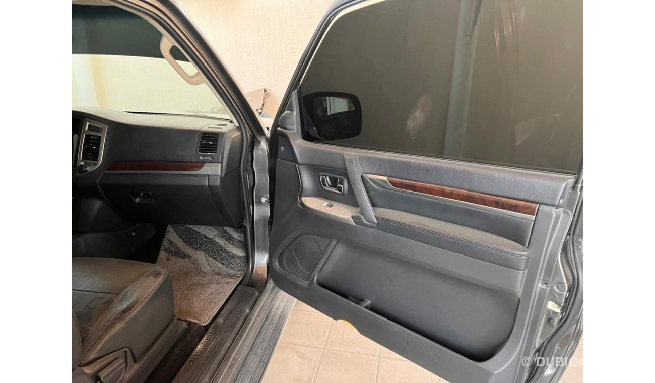 ميتسوبيشي باجيرو GLS 3.8L V6 2015 3doors