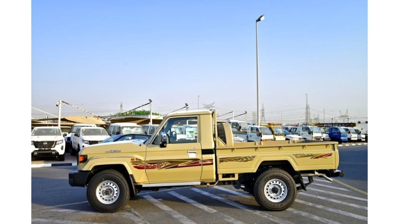 تويوتا لاند كروزر بيك آب 4.0L V6 Petrol Automatic
