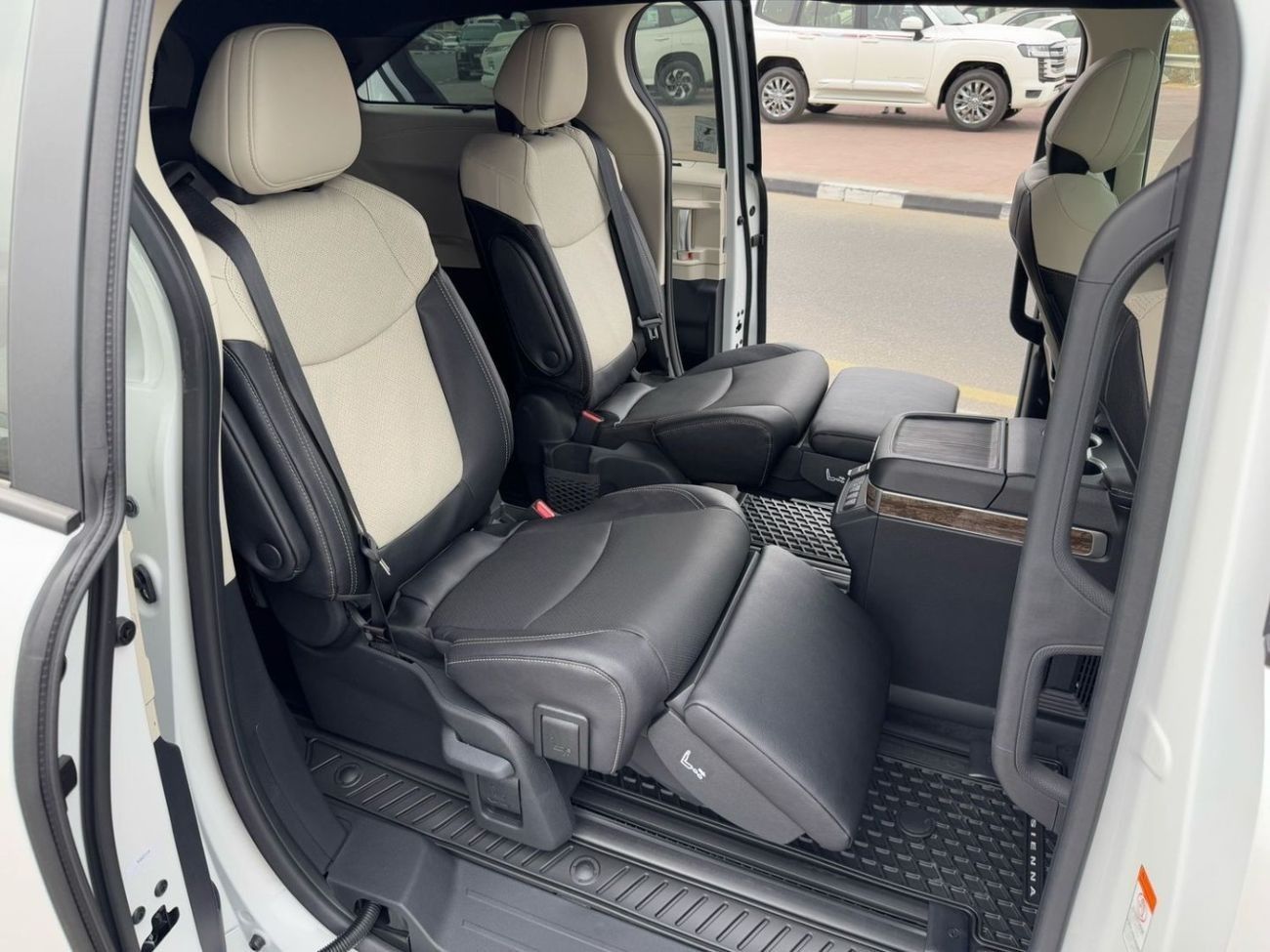 تويوتا سيينا 2025 Toyota Sienna 2.5L Hybrid Platinum Brand New