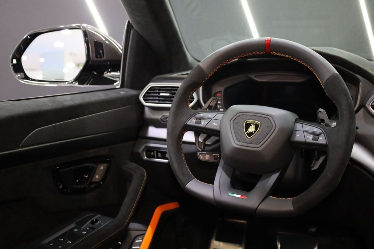 Lamborghini Urus PERFORMANTE , Full Carbon Fiber Pack, Individual Rear Seats, Dealer Warranty!!