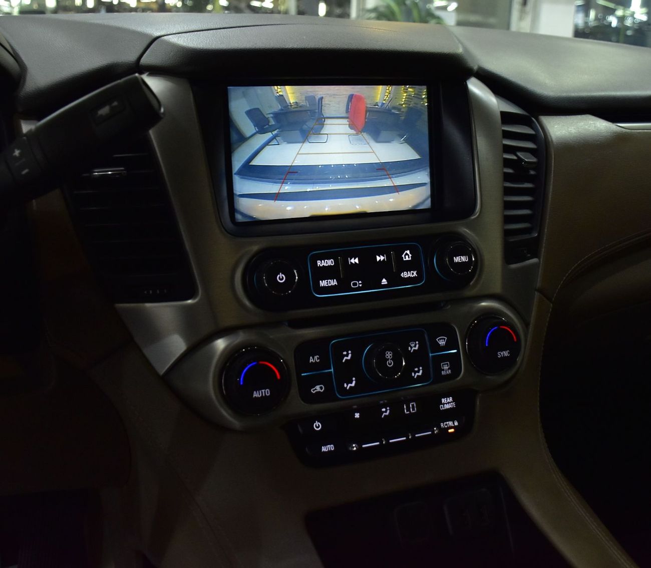 GMC Yukon EXCELLENT DEAL for our GMC Yukon SLE ( 2019 Model ) in White Color GCC Specs